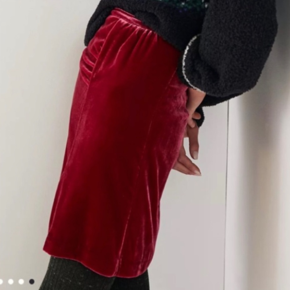 Anthropologie red velvet mini skirt. Fall wardrobe. Size 10. - Picture 3 of 9